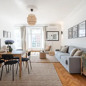 Neo Rooftop With Ac , Budapest Ungheria